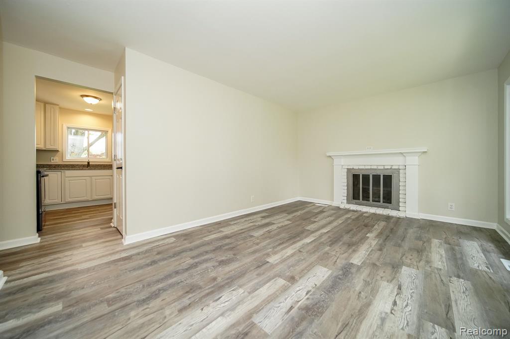 598 COVINGTON Street, South Lyon, MI 48178 — Photo 27