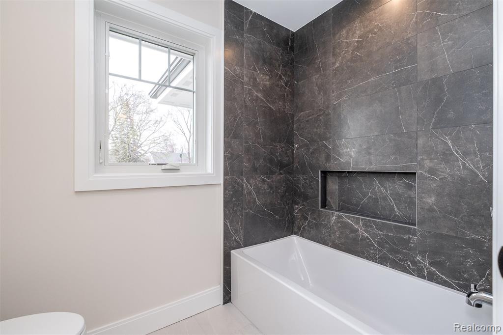 4428 Tonawanda Avenue, Royal Oak, MI 48073 — Photo 43