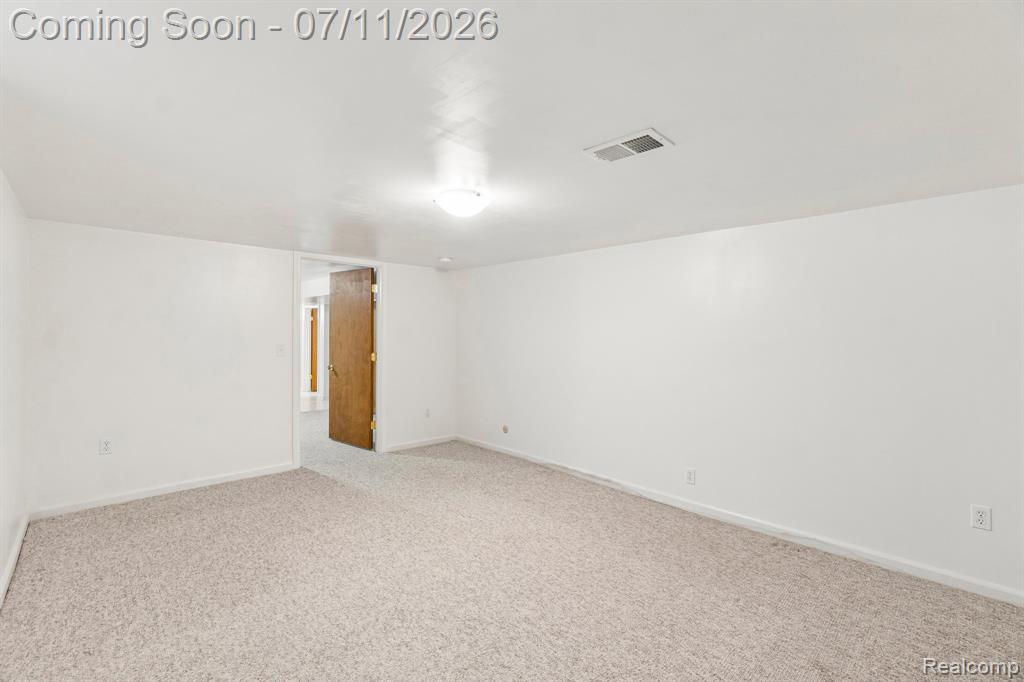 6105 Gilbert Lake Road, Bloomfield Hills, MI 48301 — Photo 38
