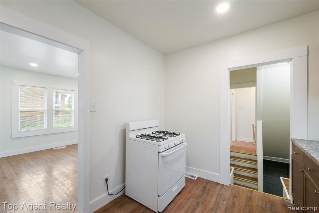 615 W Hollywood, Highland Park, MI 48203 — Photo 11