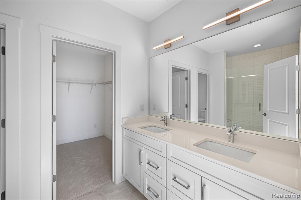 5307 Trail Vista Drive, West Bloomfield, MI — Photo 4