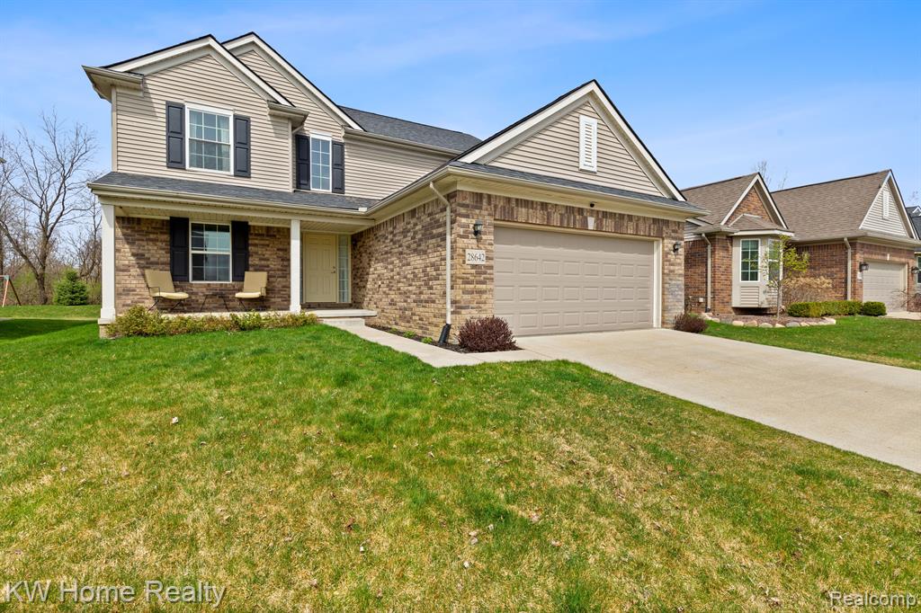 28642 OAKMONTE Circle W, New Hudson, MI 48165 — Photo 2