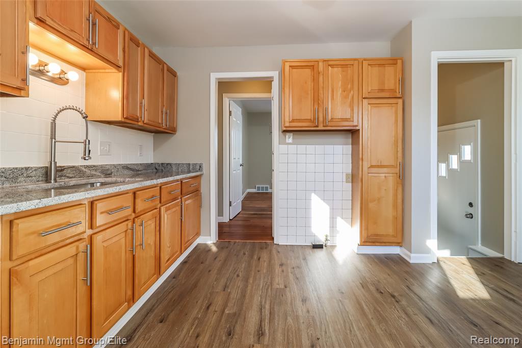 28461 Marquette Street, Garden City, MI — Photo 9