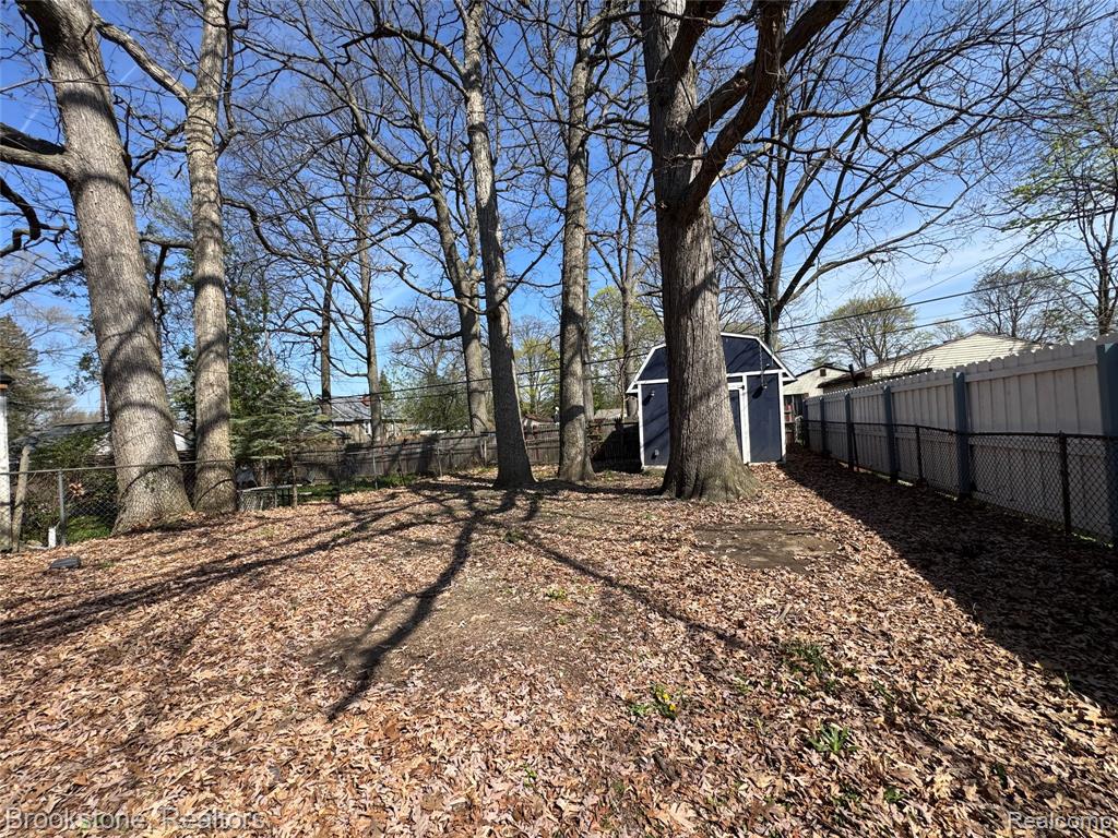 256 W Chicago Avenue, Pontiac, MI 48340 — Photo 23
