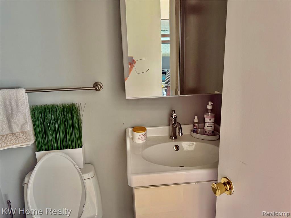 5481 S Piccadilly Circle, West Bloomfield, MI — Photo 10