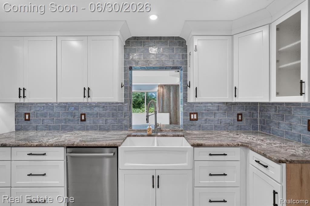 904 N Park Street, Highland, MI 48356 — Photo 17
