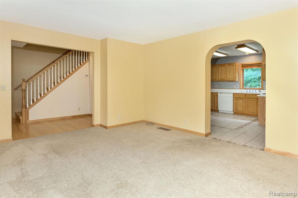 7653 CHASE LAKE Road, Fowlerville, MI 48836 — Photo 14