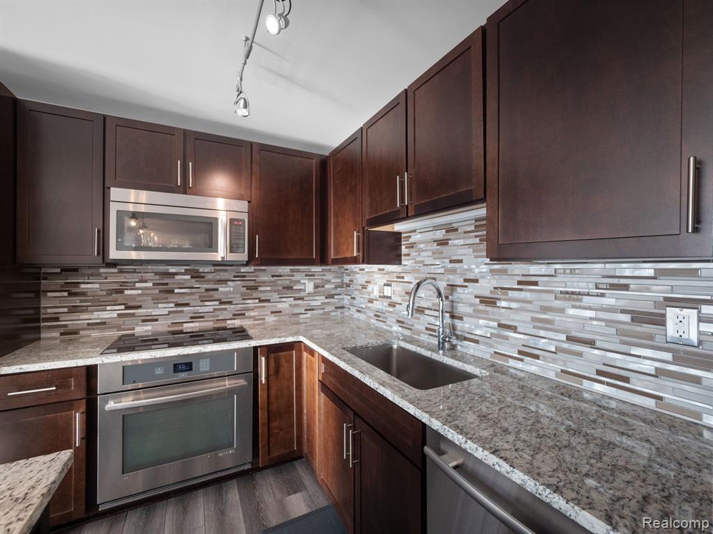 411 S OLD WOODWARD Avenue, 714, Birmingham, MI 48009 — Photo 9