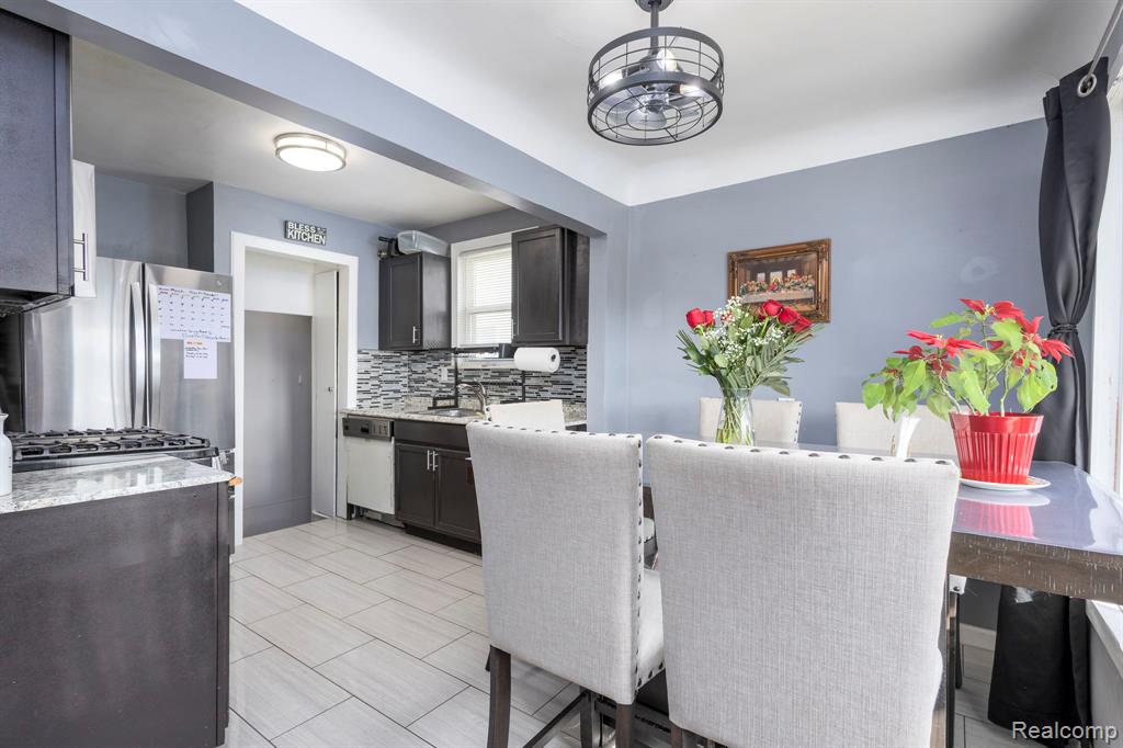 2374 Detroit Avenue, Lincoln Park, MI 48146 — Photo 3