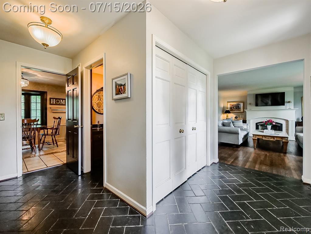 6730 Meadowlake Road, Bloomfield Hills, MI 48301 — Photo 15