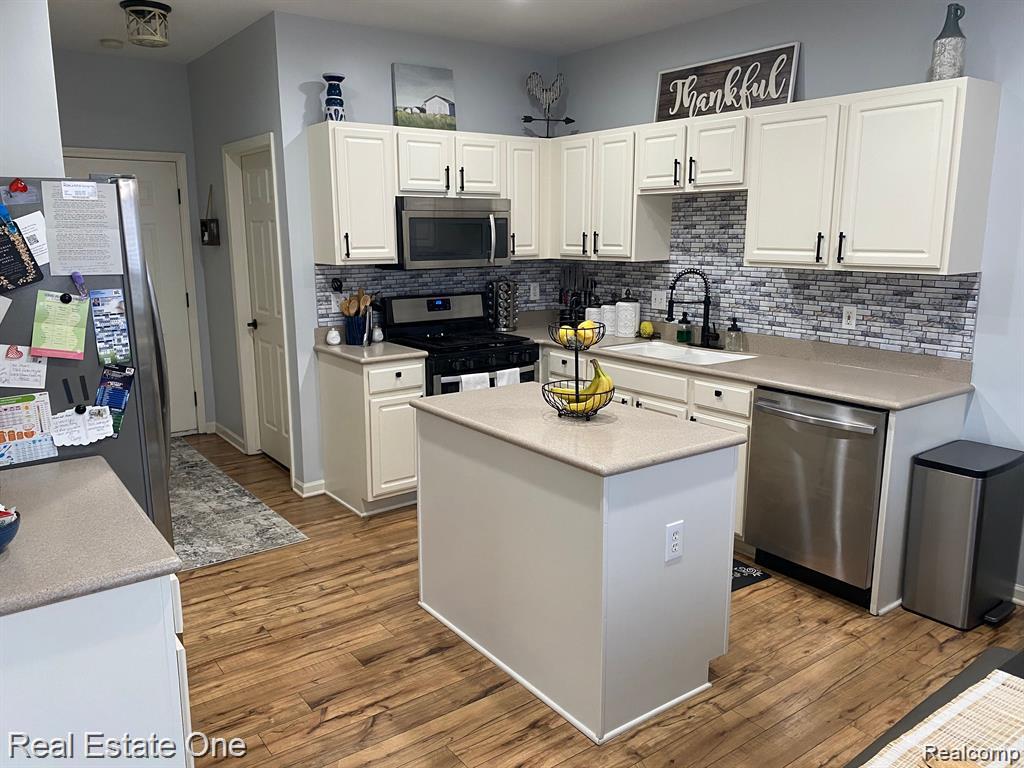 7305 GATEWAY Drive, West Bloomfield, MI — Photo 10