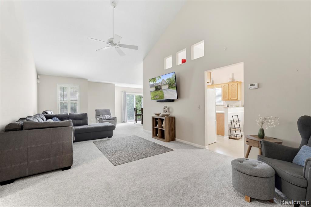 5487 Greenway Drive, 82, Trenton, MI 48183 — Photo 7