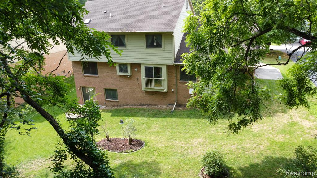 6926 Alden Drive, West Bloomfield, MI 48324 — Photo 46