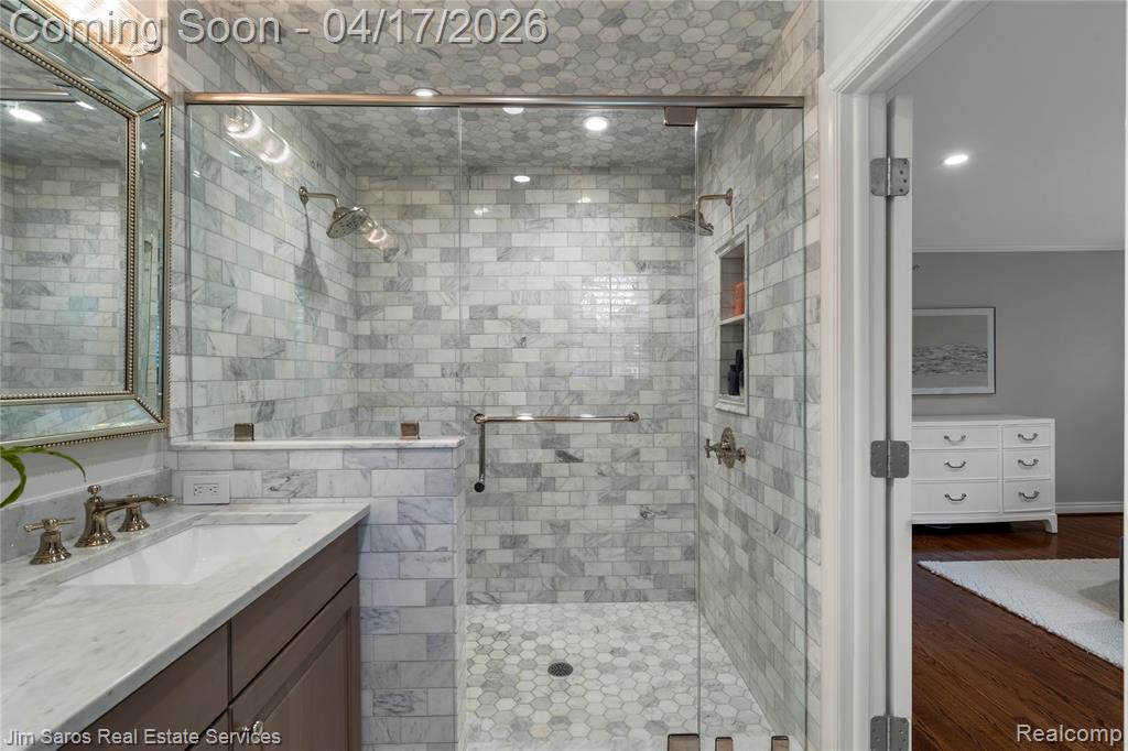 47 Roslyn Road, Grosse Pointe Shores, MI 48236 — Photo 27