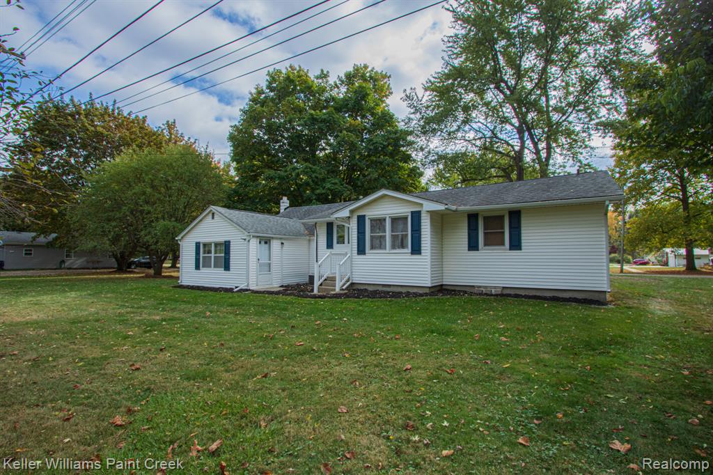 239 Almont Avenue, Almont, MI 48003 — Photo 30