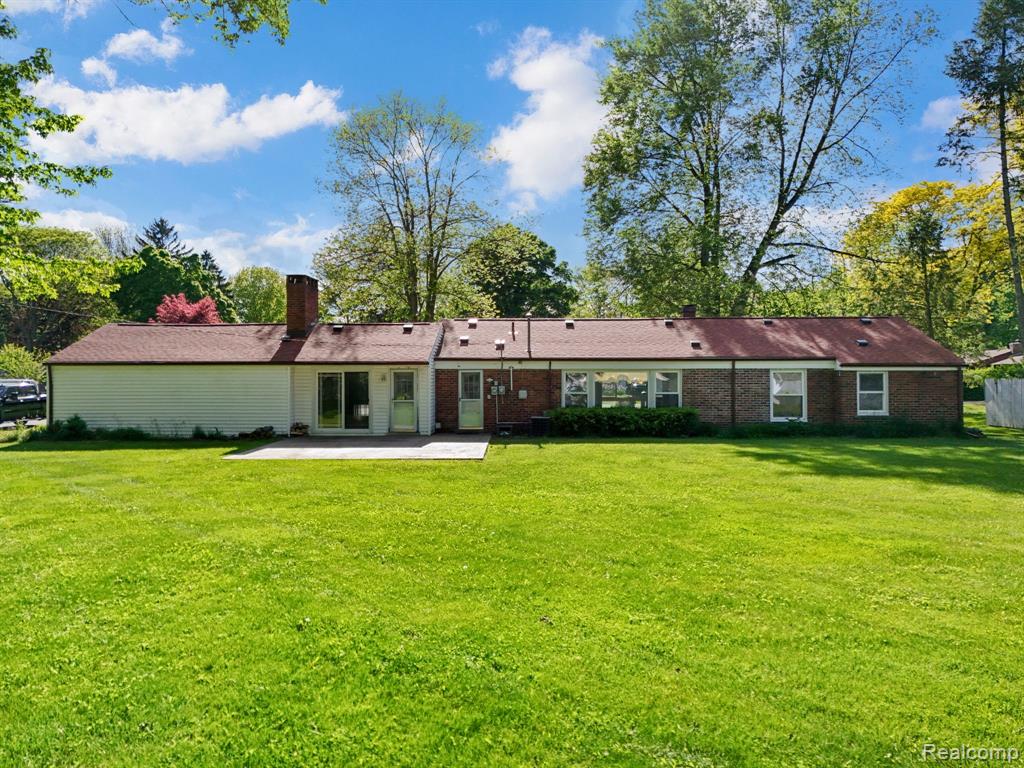 6843 E Dartmoor Road, West Bloomfield, MI — Photo 4