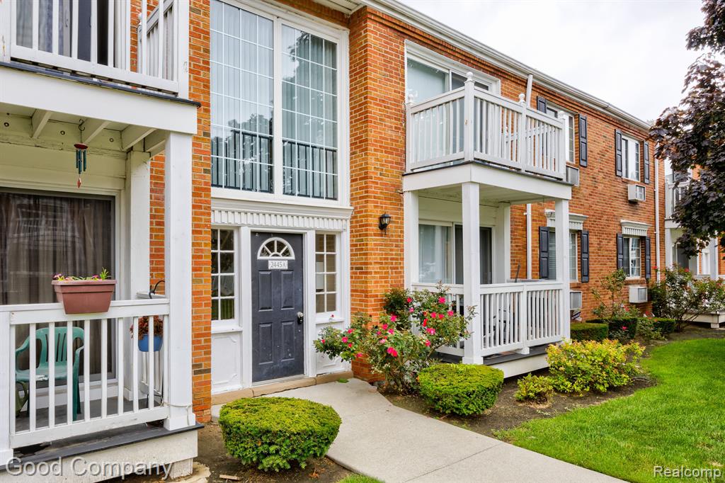 2445 TORQUAY Avenue, 203, Royal Oak, MI 48073 — Photo 29