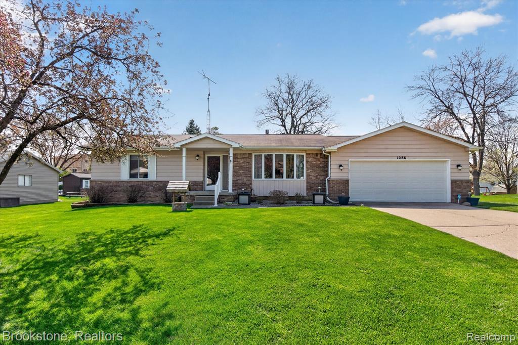 1086 Risecliff Drive, Grand Blanc, MI 48439 — Photo 34