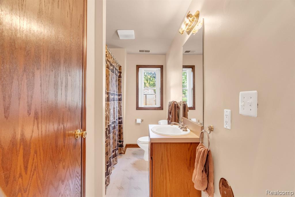 7730 Austere Drive, Waterford, MI 48329 — Photo 12