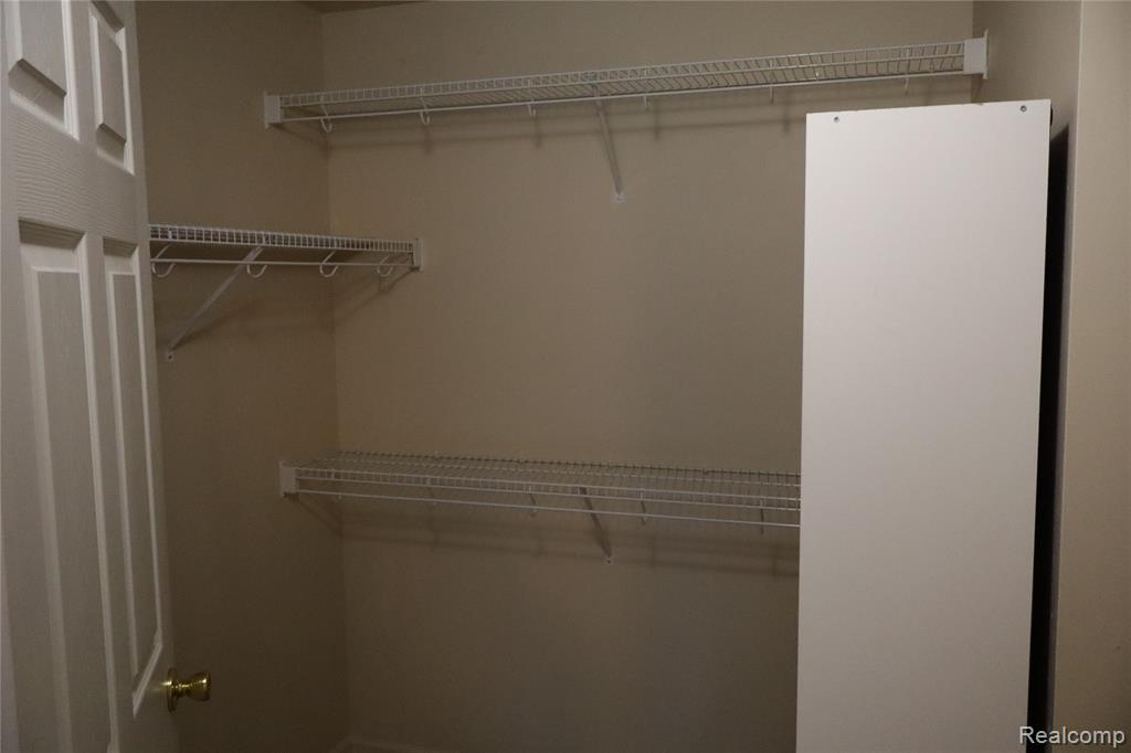 4580 BERKSHIRE Drive, Sterling Heights, MI 48314 — Photo 24