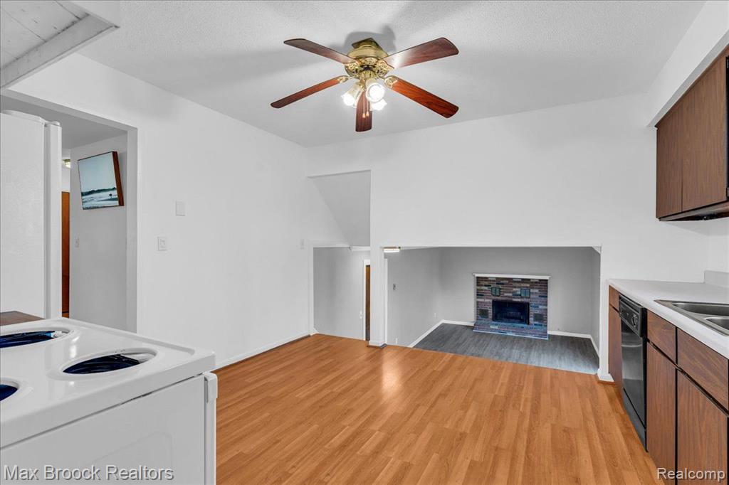 4332 LANETTE Drive, Waterford, MI 48328 — Photo 15