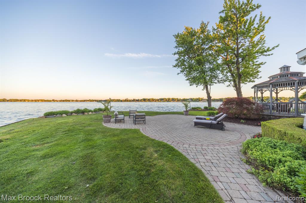 4659 LINWOOD Street, West Bloomfield, MI 48324 — Photo 10