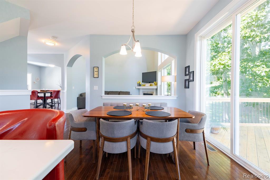 299 NAPA VALLEY Drive, Milford, MI 48381 — Photo 17