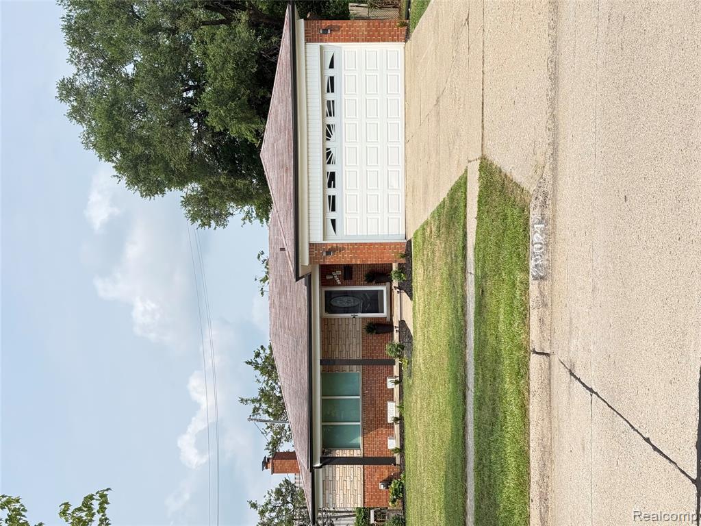 29021 Van Laan Drive, Warren, MI 48092