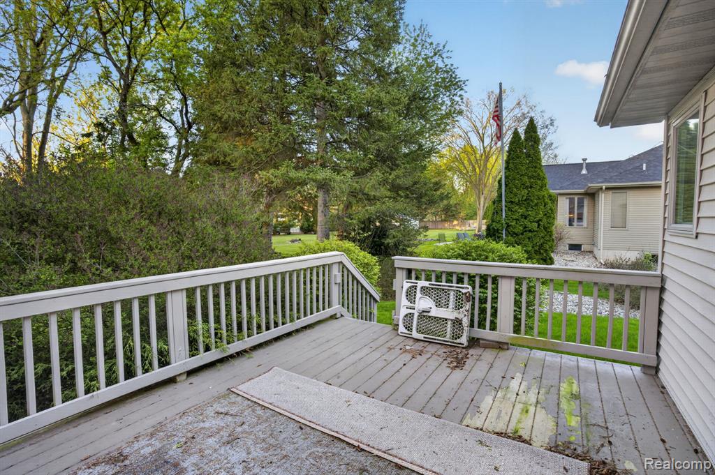 9508 Pine Needle Trail, Flushing, MI 48433 — Photo 23