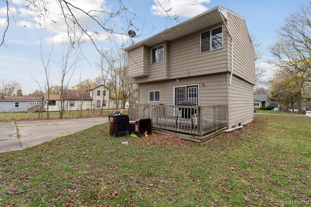 811 HOWELL Avenue, Adrian, MI 49221 — Photo 36