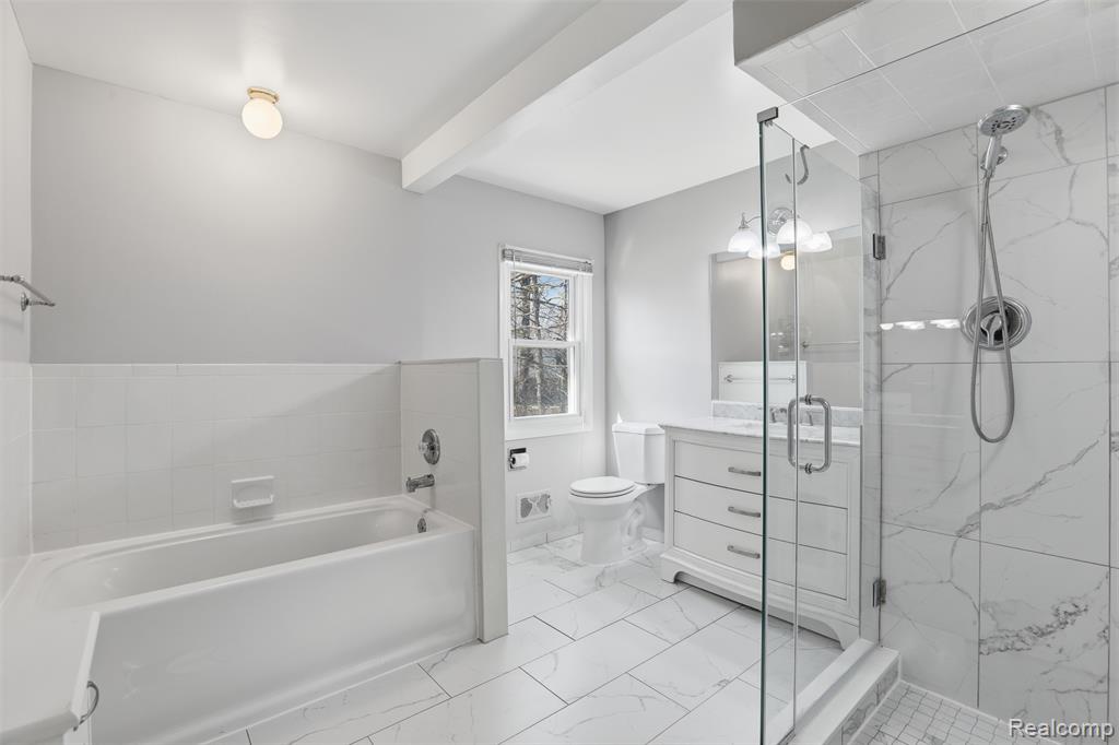5972 Barnstable Court, West Bloomfield, MI — Photo 37
