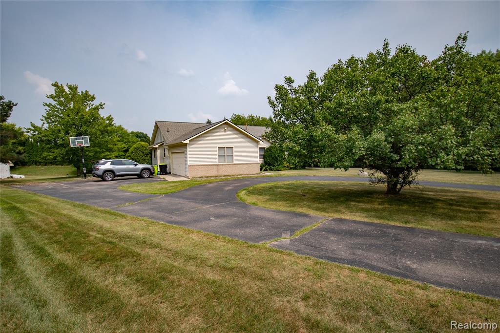 808 Vivian Lane, Oxford, MI 48371 — Photo 29
