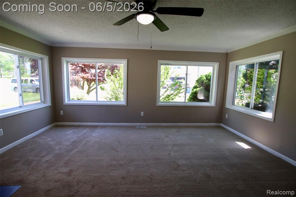 7044 Desmond Road, Waterford, MI 48329 — Photo 13