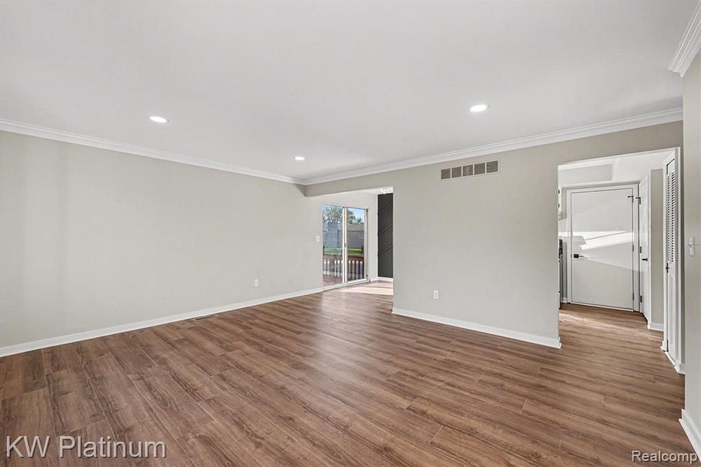 31825 Breezeway, New Baltimore, MI 48047 — Photo 5