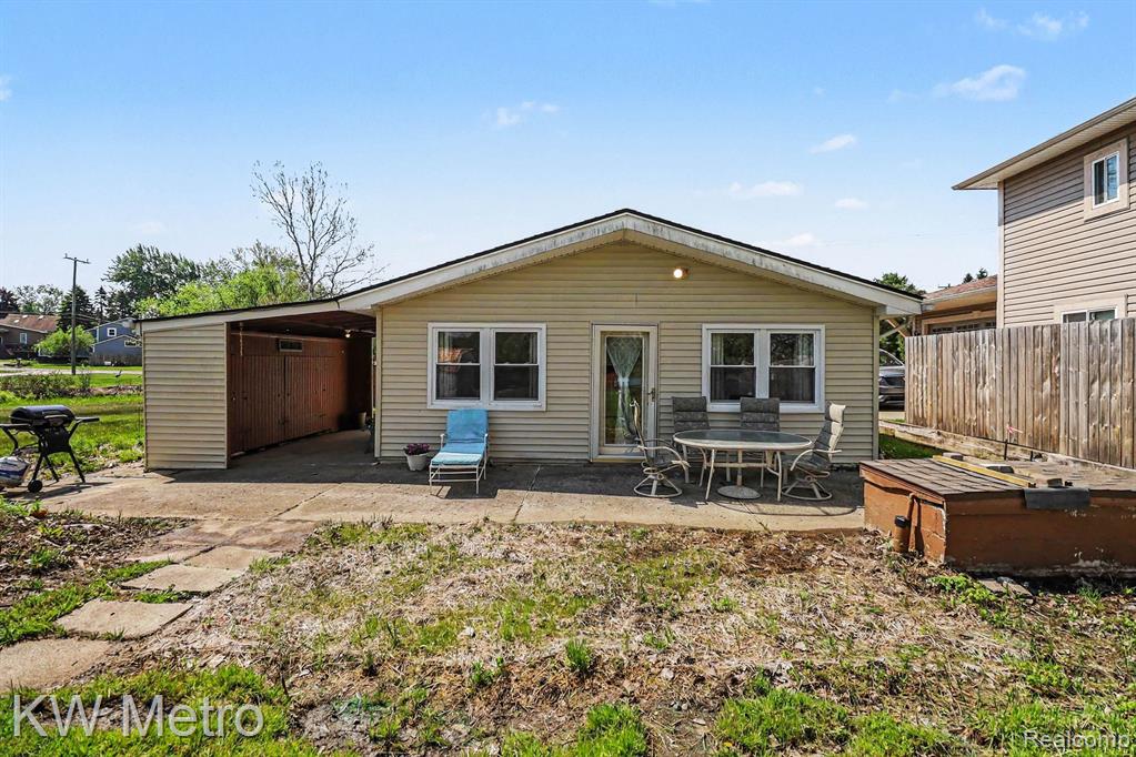 657 Dunleavy Drive, Highland, MI 48356 — Photo 3