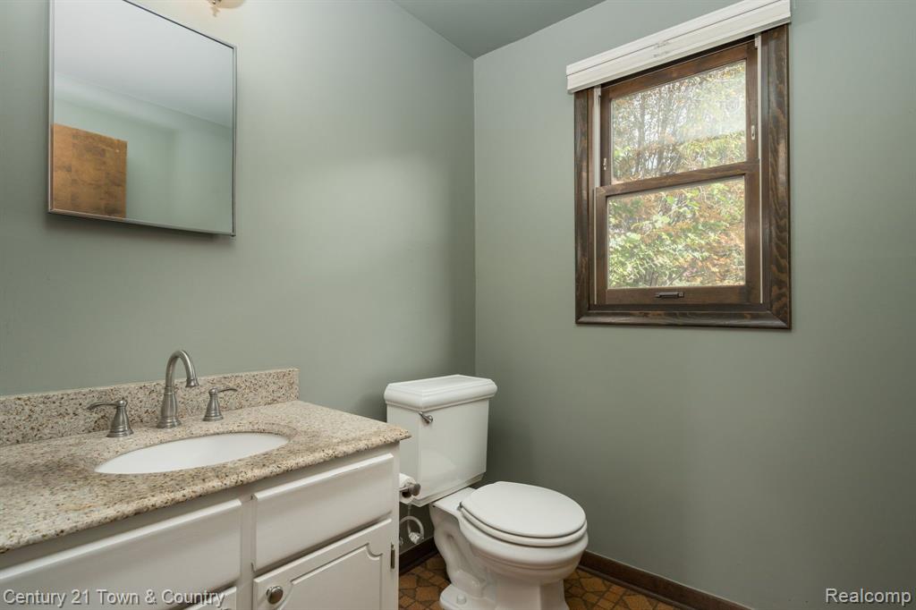 16436 OLD BEDFORD Road, Northville, MI 48168 — Photo 14