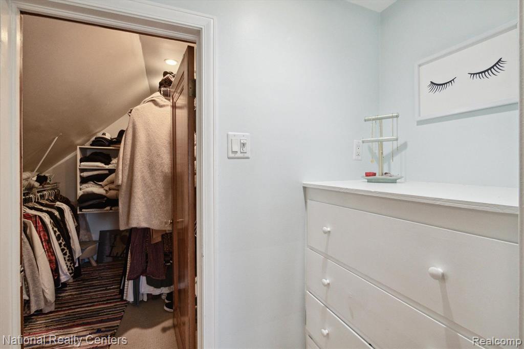 913 ORCHARD GROVE Drive, Royal Oak, MI 48067 — Photo 25