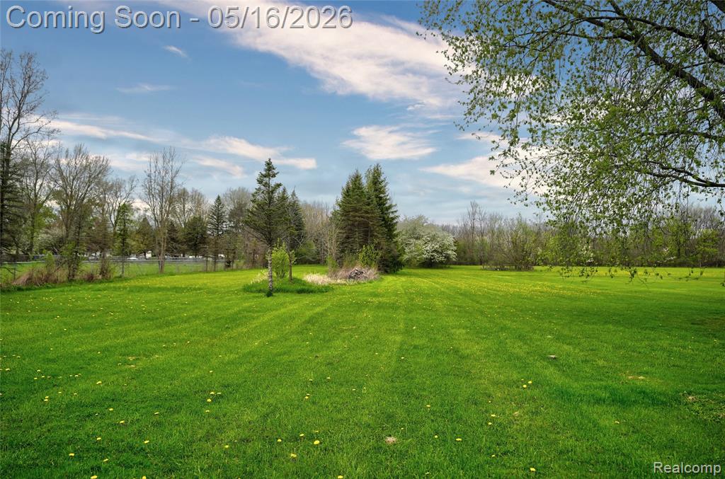 6383 Lapeer Road, Burton, MI 48509 — Photo 30