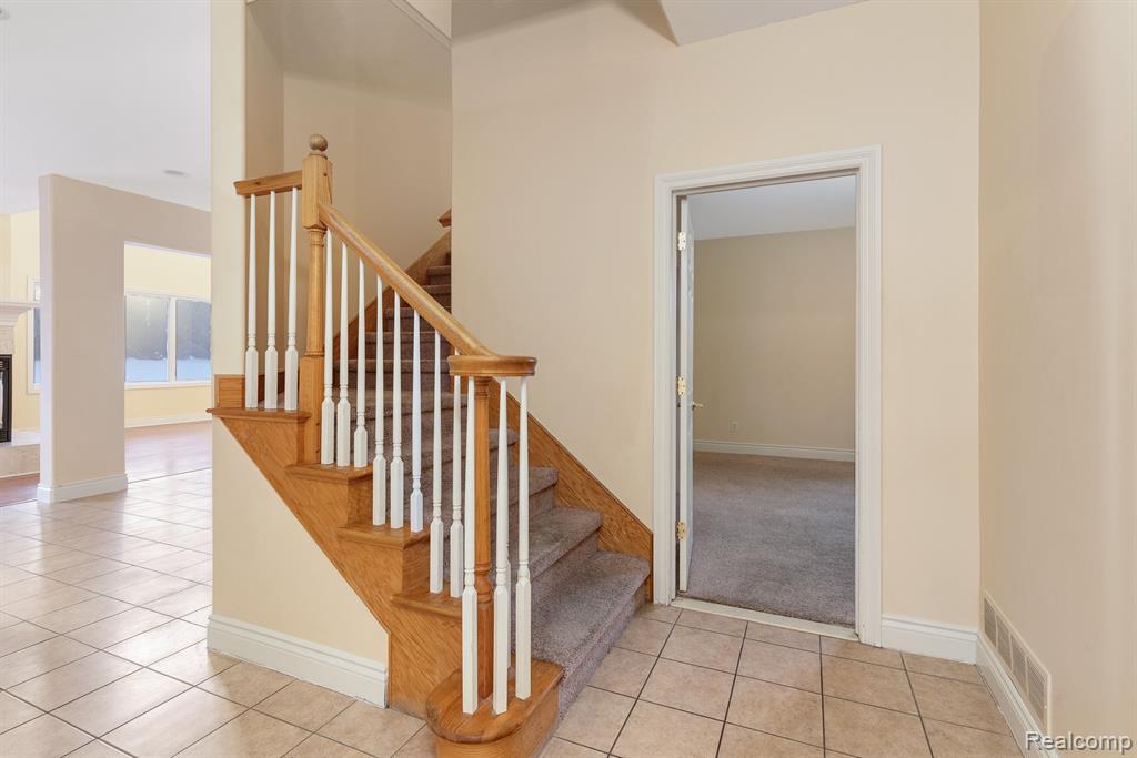 122 Sand Bar Lane, Detroit, MI 48214 — Photo 35