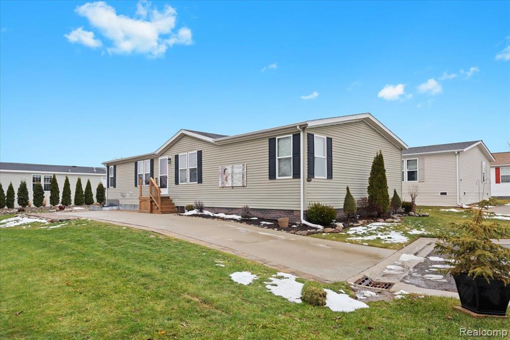 11214 Woodchester Court, South Lyon, MI 48178