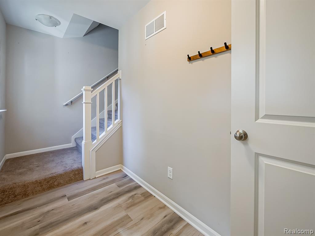 504 Anne Avenue, Brighton, MI 48116 — Photo 6