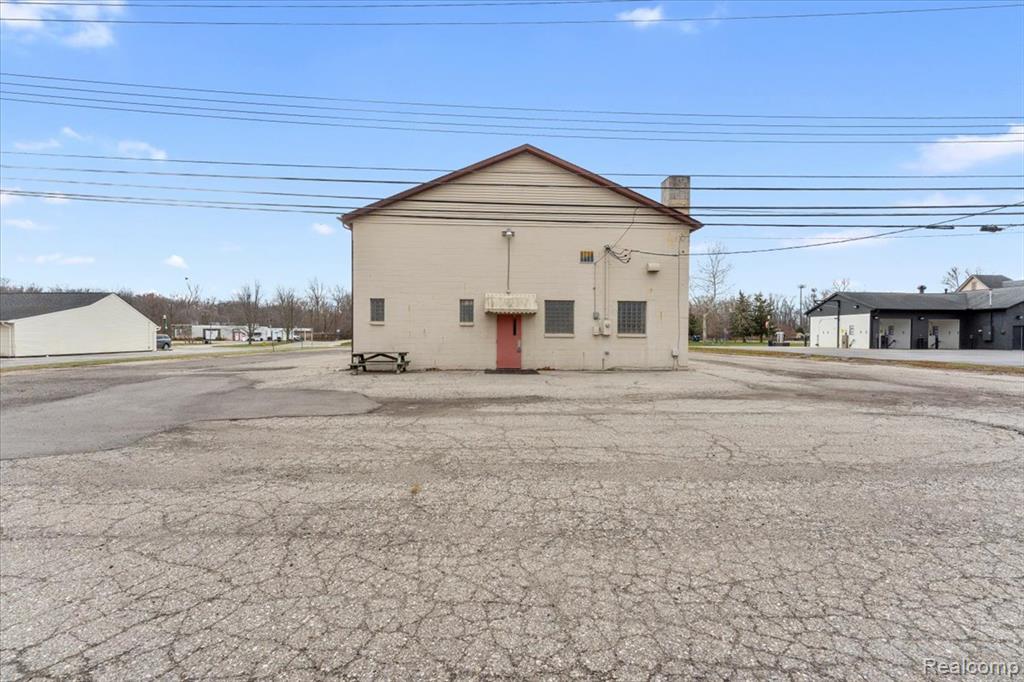 8840 Macomb Street, Grosse Ile, MI 48138 — Photo 17