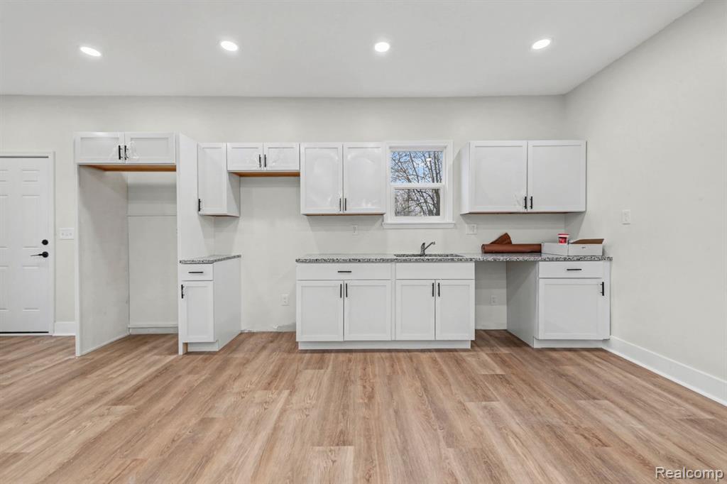 213 Avalon Street, Highland Park, MI 48203 — Photo 6