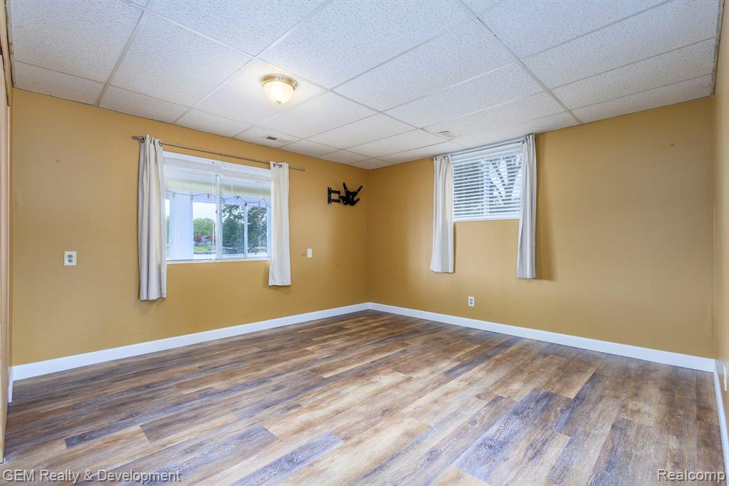 8081 Granada Avenue, Brighton, MI 48114 — Photo 38
