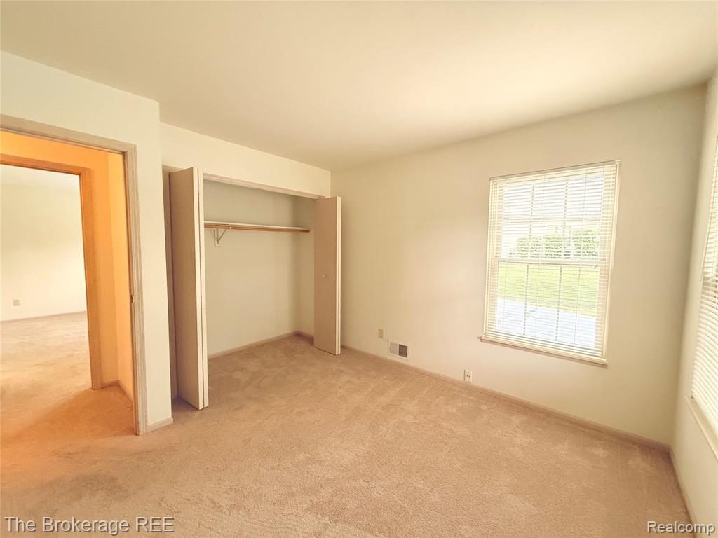610 Perry Creek Drive, Grand Blanc, MI 48439 — Photo 16