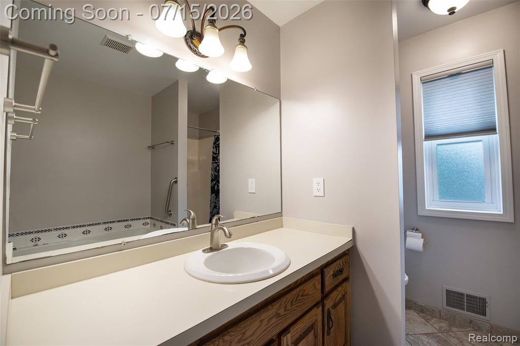 11660 Hawthorne Glen Drive, Grand Blanc, MI 48439 — Photo 16