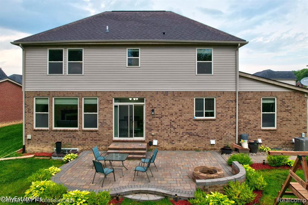 50784 SEVILLA Circle, Novi, MI — Photo 6