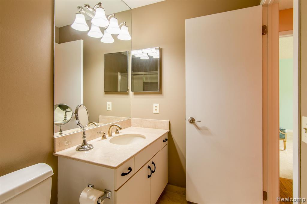 7075 ELMHURST, West Bloomfield, MI — Photo 20