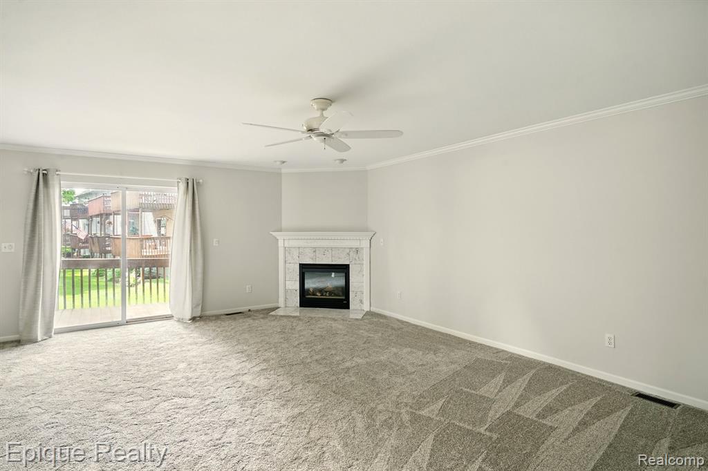 4977 OAK HILL Drive, Waterford, MI 48329 — Photo 7