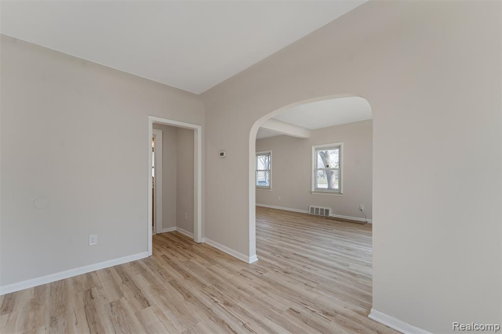 917 N Perry Street, Pontiac, MI 48340 — Photo 13